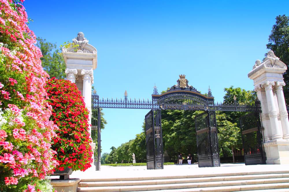 El Retiro Park image